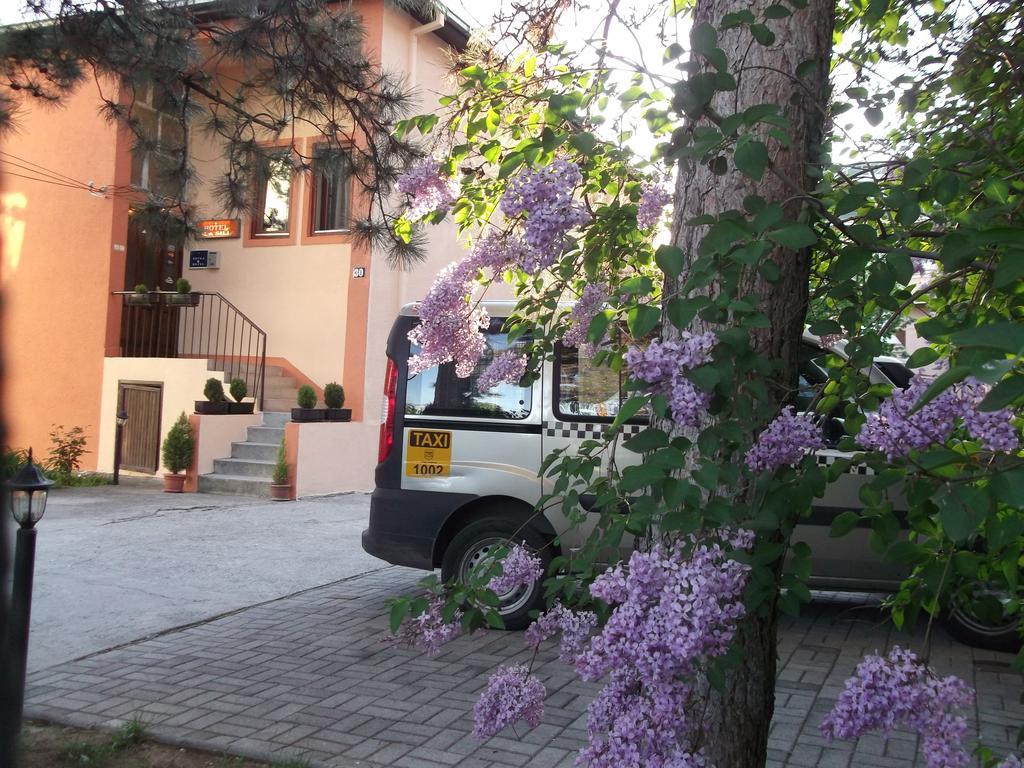Hotel Vila Silia Skopje Exterior foto
